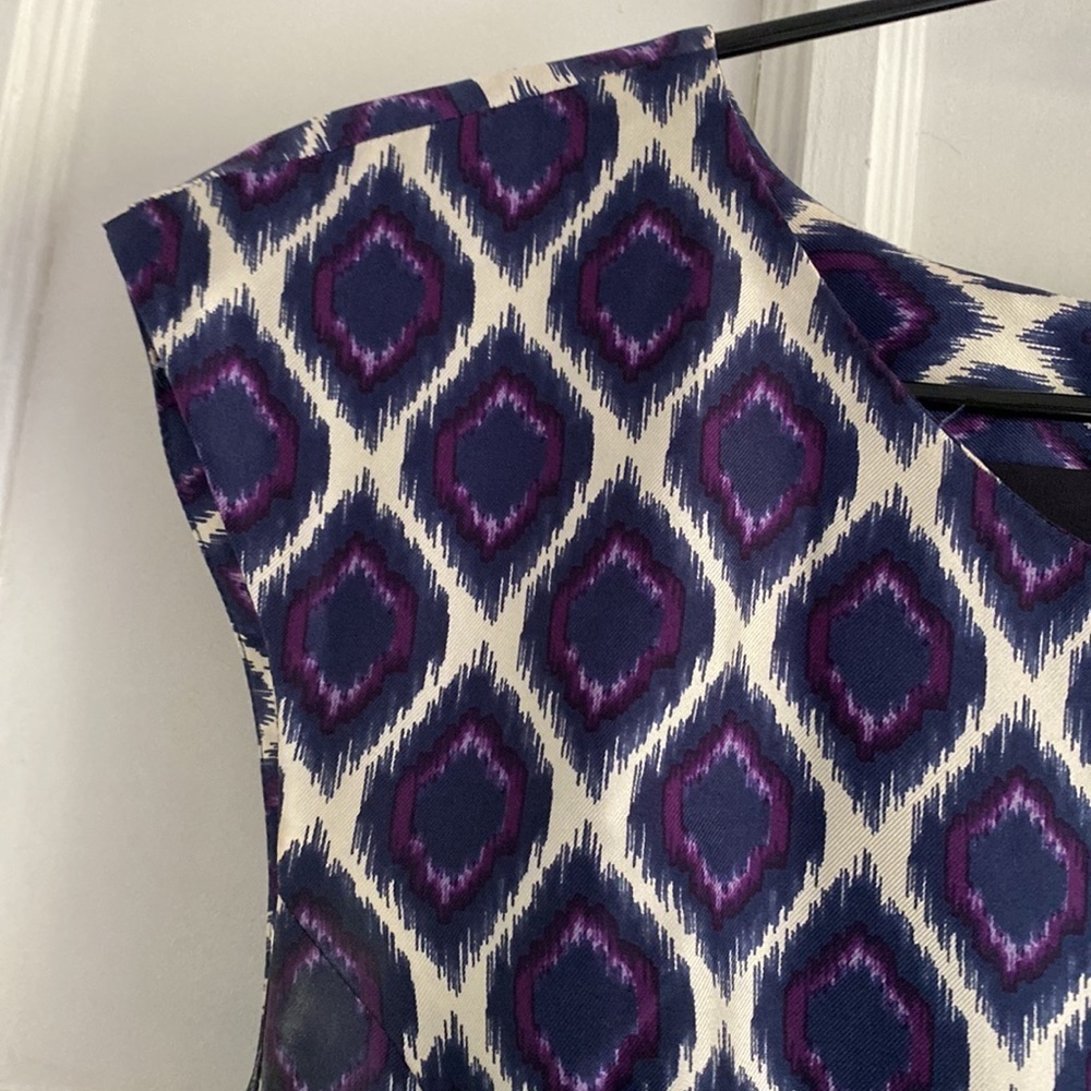 Elizabeth McKay New York Silk Fit and Flare Ikat Pattern Dress - size 6 - Picture 4 of 12